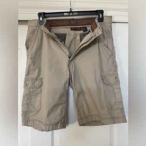 Men’s cargo hiking shorts